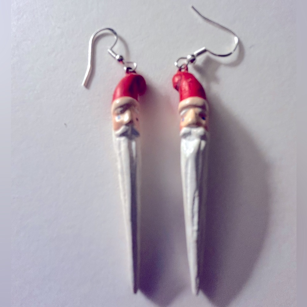 NWOT Earrings Santa & Red & long white beard! Christmas Drop Pierced Hook🎅🏻🎅🏻